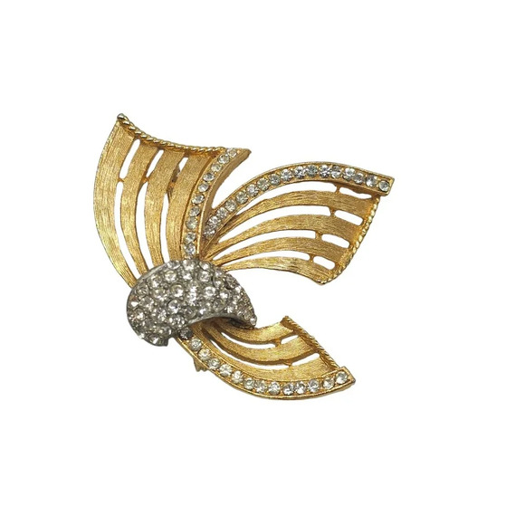 B.S.K Clear Rhinestone 1950s Textured Bow Brooch Pin Gold Tone Vintage - Picture 2 of 5